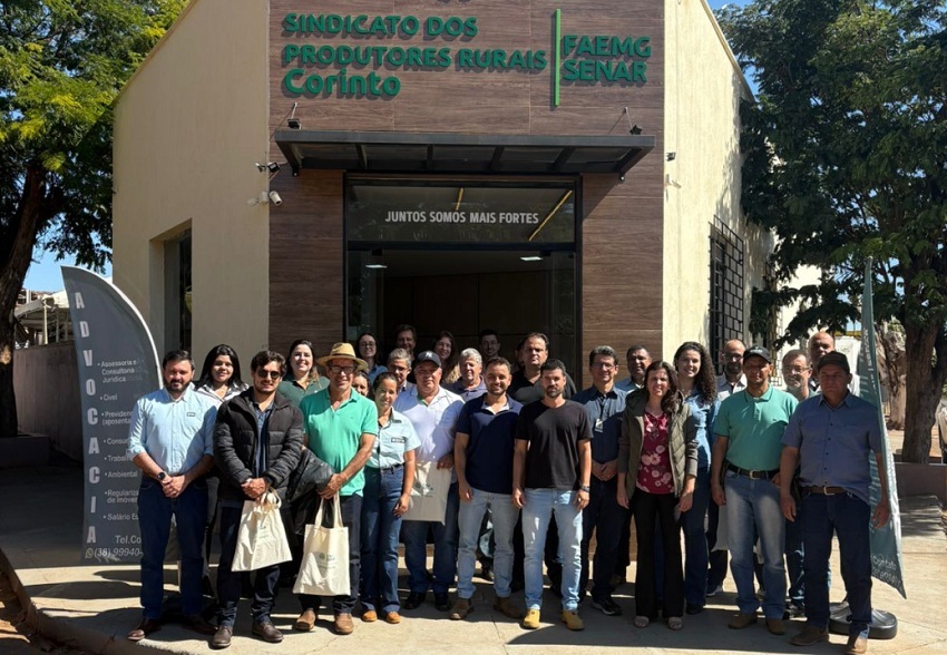 Painel de mogno africano em Corinto